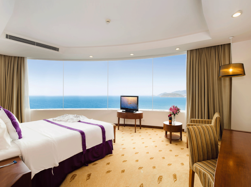 SENIOR SUITE OCEAN VIEW KING