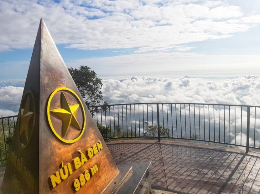 HÀNH HƯƠNG TÂY NINH: NÚI BÀ ĐEN - ĐỈNH VÂN SƠN