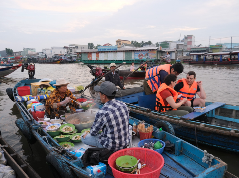 RỪNG TRÀM TRÀ SƯ – CẦN THƠ VIẾNG MIẾU BÀ CHÚA XỨ- KHÁM PHÁ CHỢ NỔI CÁI RĂNG