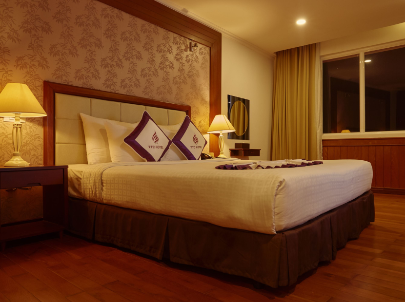 SUPERIOR CITY VIEW KING