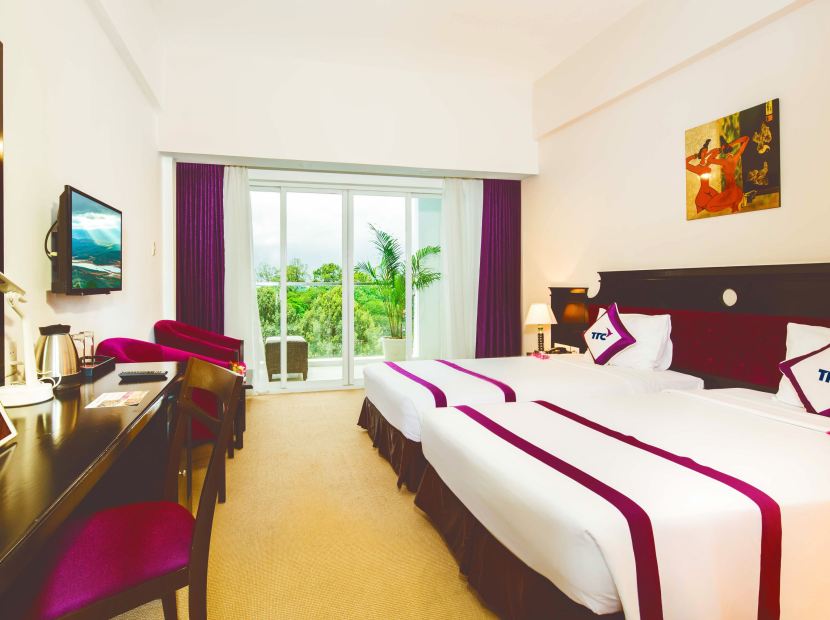 EXECUTIVE RIVER VIEW KING