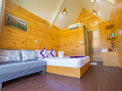 WOODEN BUNGALOW GARDEN VIEW